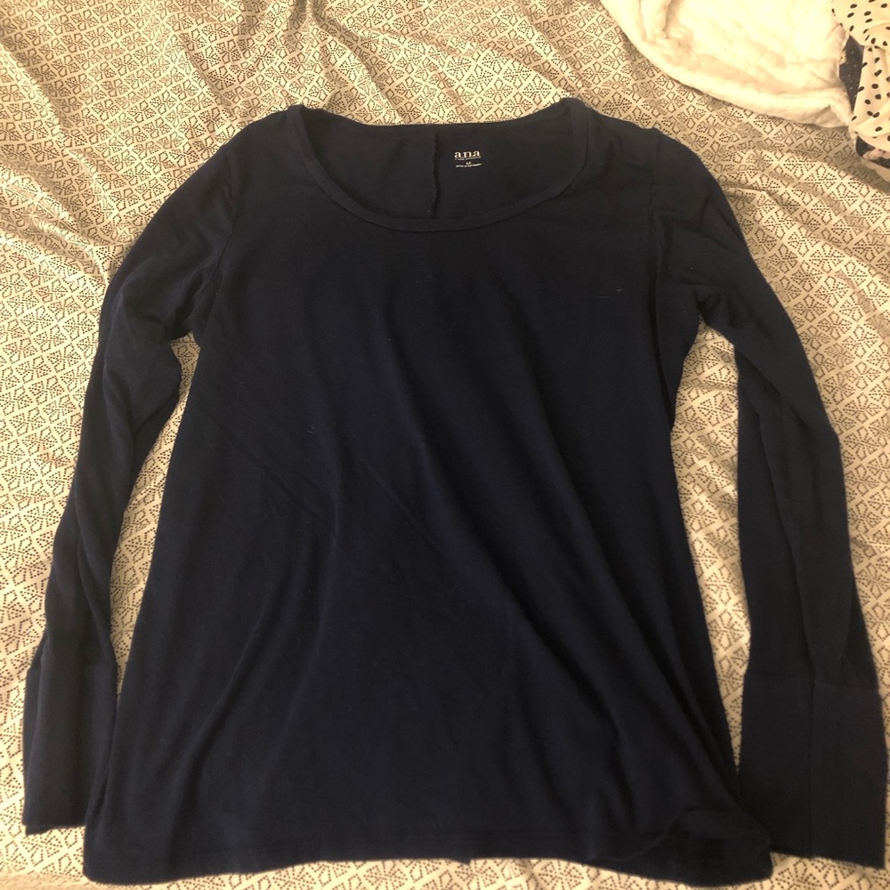 Navy blue tee